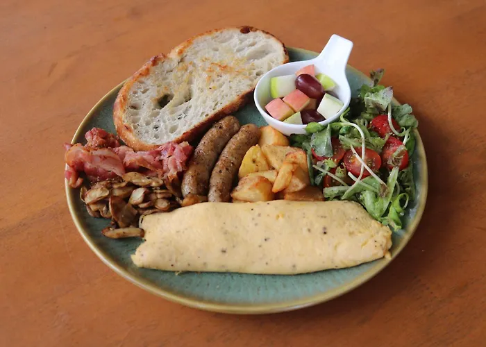 Tiya House Rooms&Cafe